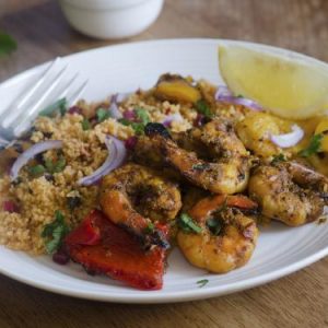 gambas_piri_piri_con_ensalada_de_cuscus_y_granadas